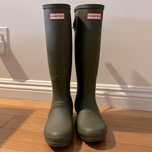 NWOT Hunter Women's Original Tall Rain Boots, Green